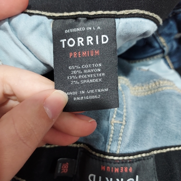 Torrid Medium Wash Sky High Skinny Super Soft High-Rise Jean in Size 18 R - Picture 10 of 11